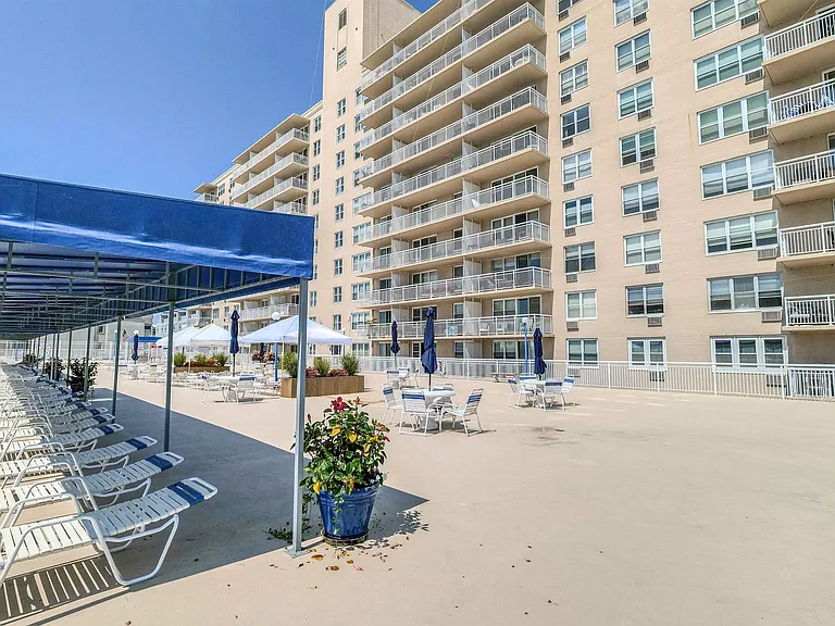9400 Atlantic Ave #718 — Photo 30