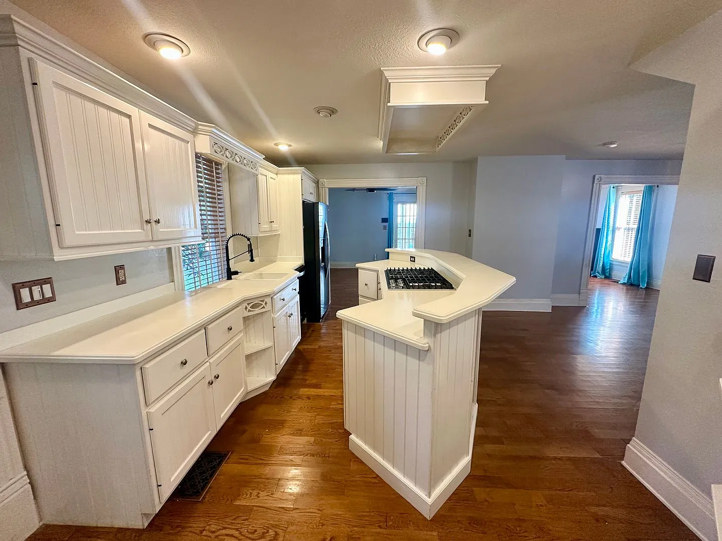Charming 4-Bedroom Home in the Heart of Lake Eola Heights! — Photo 3