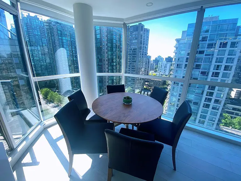 1415 Georgia St W #1704 — Photo 4