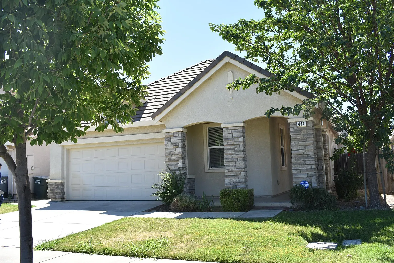 484 Beckman Way photo 1