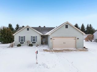 104 Ridgeline Dr, Columbus, WI 53925