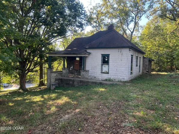 724 E Grand Ave, Neosho, MO 64850