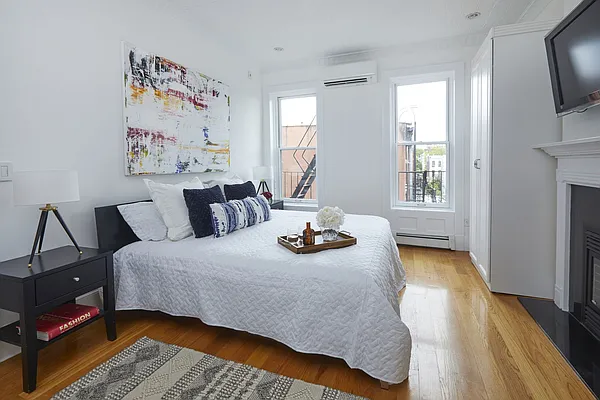 Sold by Brown Harris Stevens | media 19