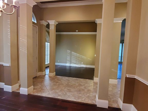 3rd image of 7904 Aqua Vista Dr