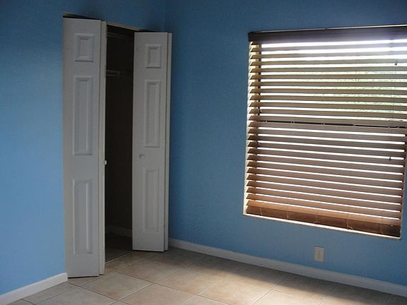 3rd image of 142 Meadows Dr