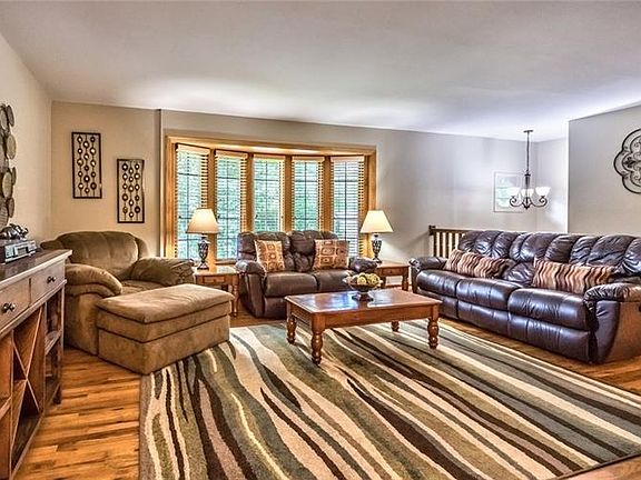 3rd image of 4303 Winchester Dr
