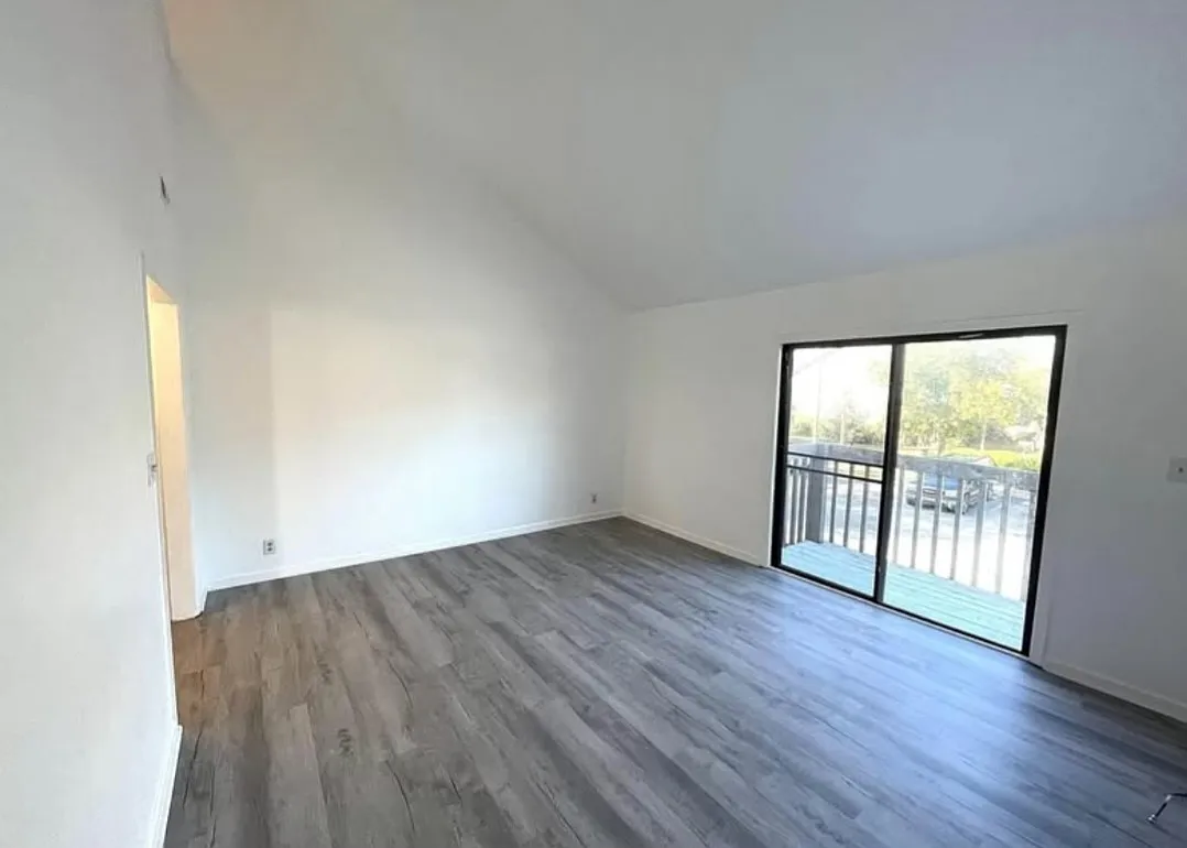 2 bed, 912 sqft, $1,475 — Photo 3