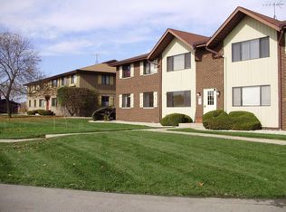 10364 W Whitnall Edge Ct APT 103, Franklin, WI 53132