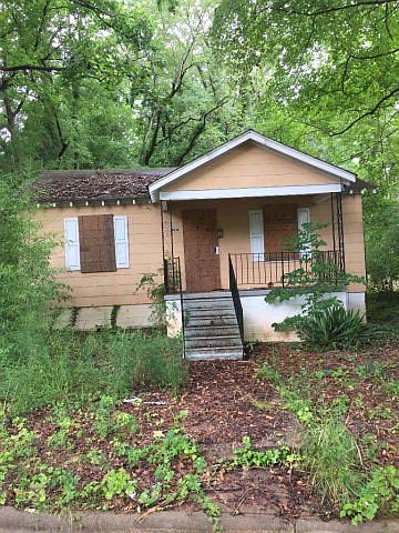 2nd image of 614 Boswell St