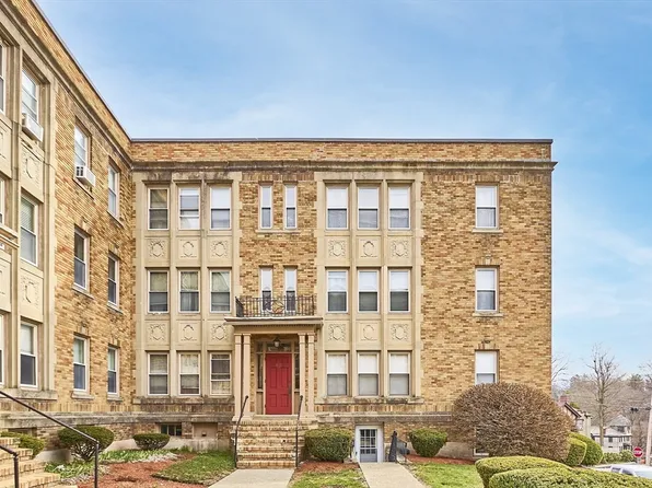 52 High St #20, Methuen, MA 01844