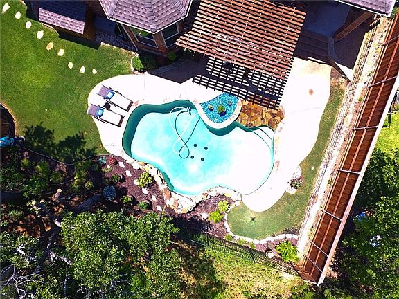 2nd image of 3420 Sherwood Ln