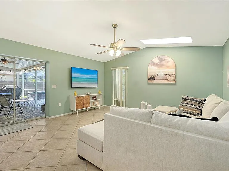 2246 Cork Oak St W — Photo 15