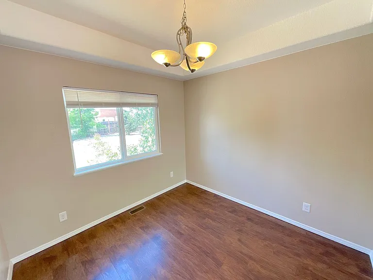 2579 Weyburn Way — Photo 12