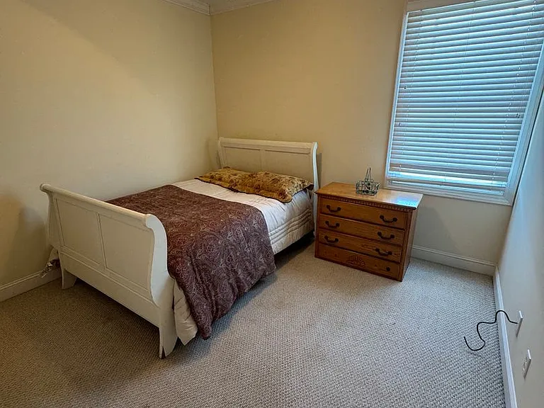 1720 Leighton Ave — Photo 7