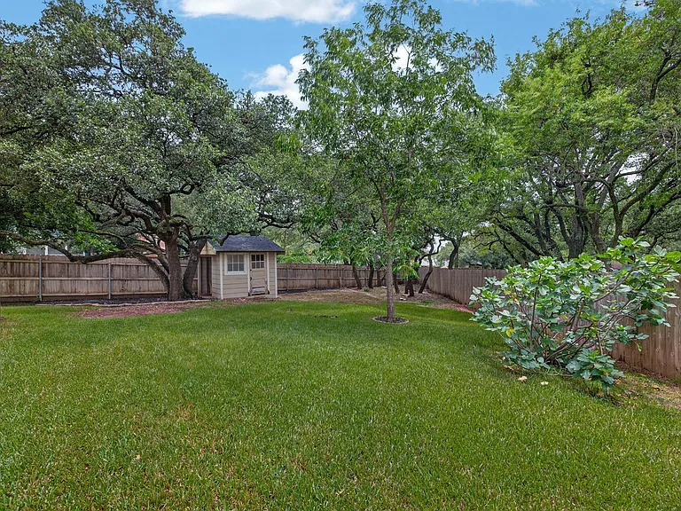 1202 Knollpark Cir — Photo 30