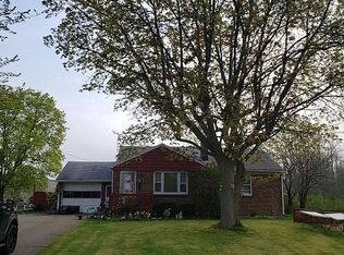 976 S Brookside Dr, Lewiston, NY 14092