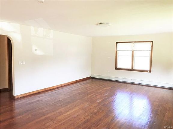 3rd image of 5 Bradford Ave