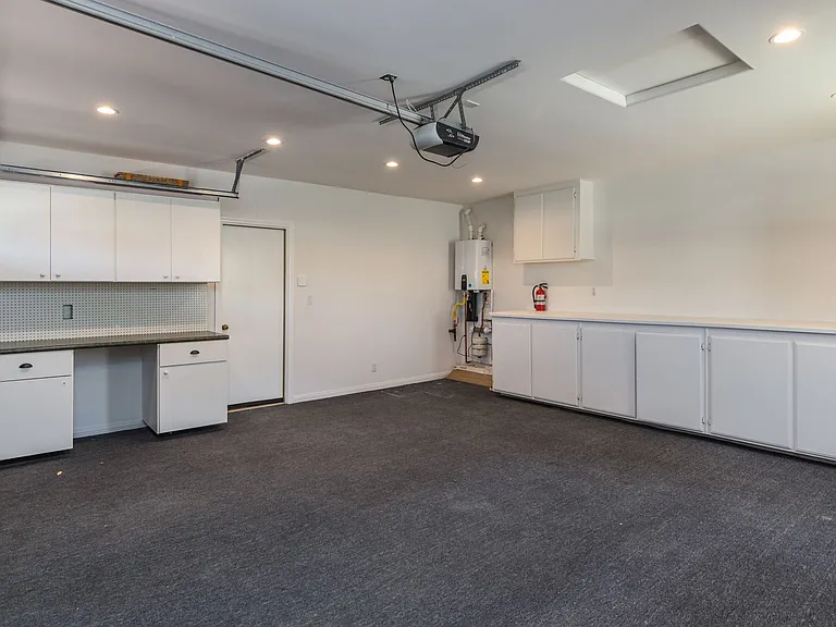 32046 Kingspark Ct — Photo 26