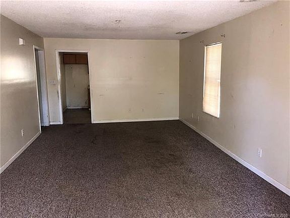 2nd image of 172 Georgia St