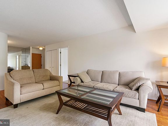 5th image of 2111 Wisconsin Ave NW APT 203