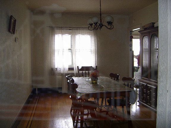 3rd image of 2527 Yates Ave