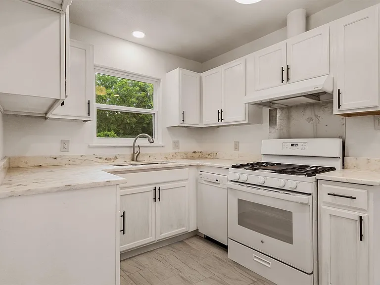 3004 Ballinger Dr — Photo 15