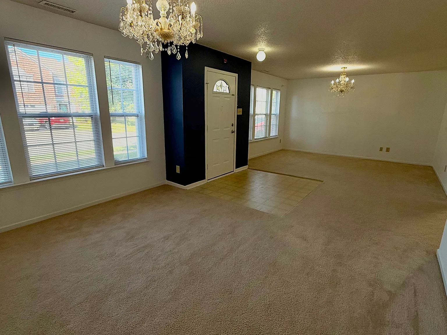 4 bed, 2.5 bath, 3026 sqft, $2,200 — Photo 3