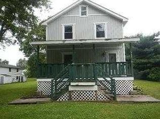 1369 Orchard Ct, Mineral Ridge, OH 44440