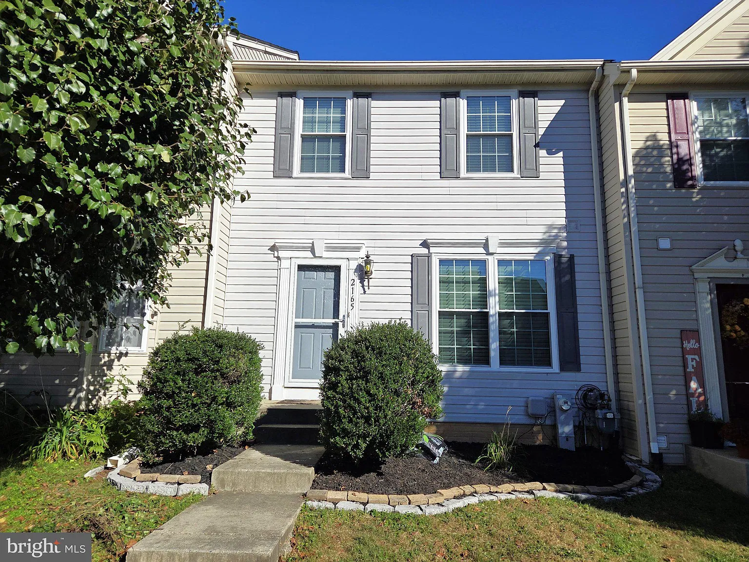 3 bed, 2.5 bath, 1580 sqft, $2,300 — Photo 1