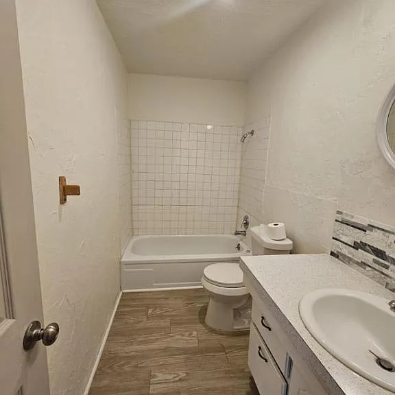 517 E Vinita Ave — Photo 12