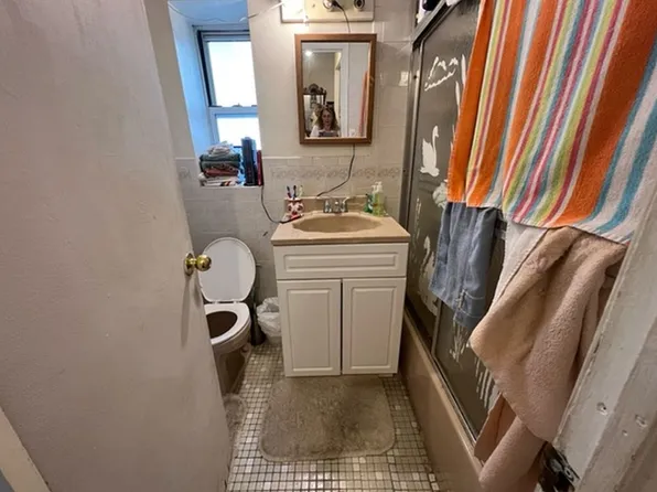 1046 East 32nd Street image 4 of 12