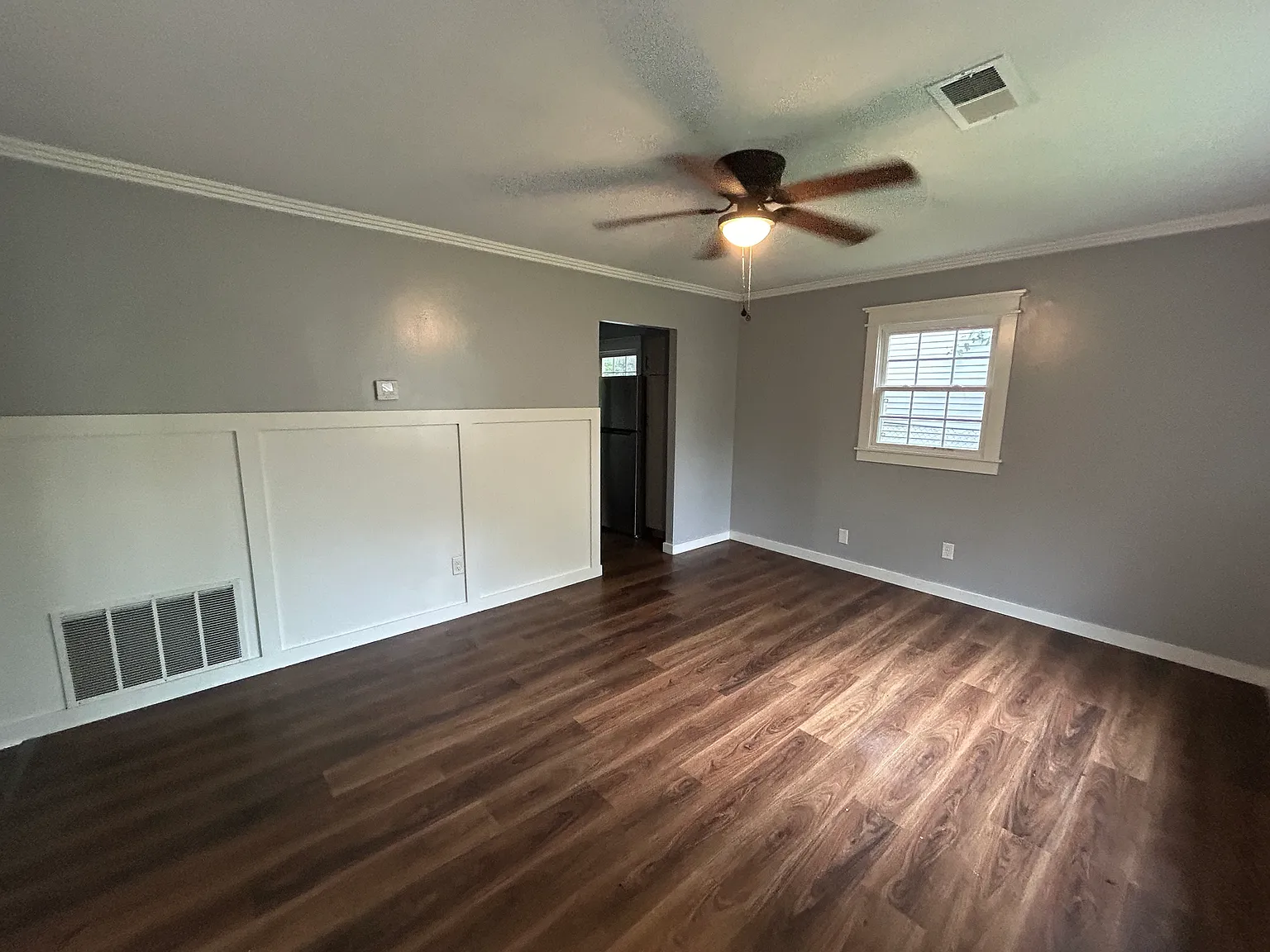 3 bed, 825 sqft, $1,195 — Photo 2