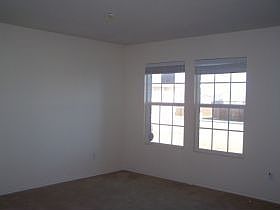 4th image of 528 Briaroaks Dr