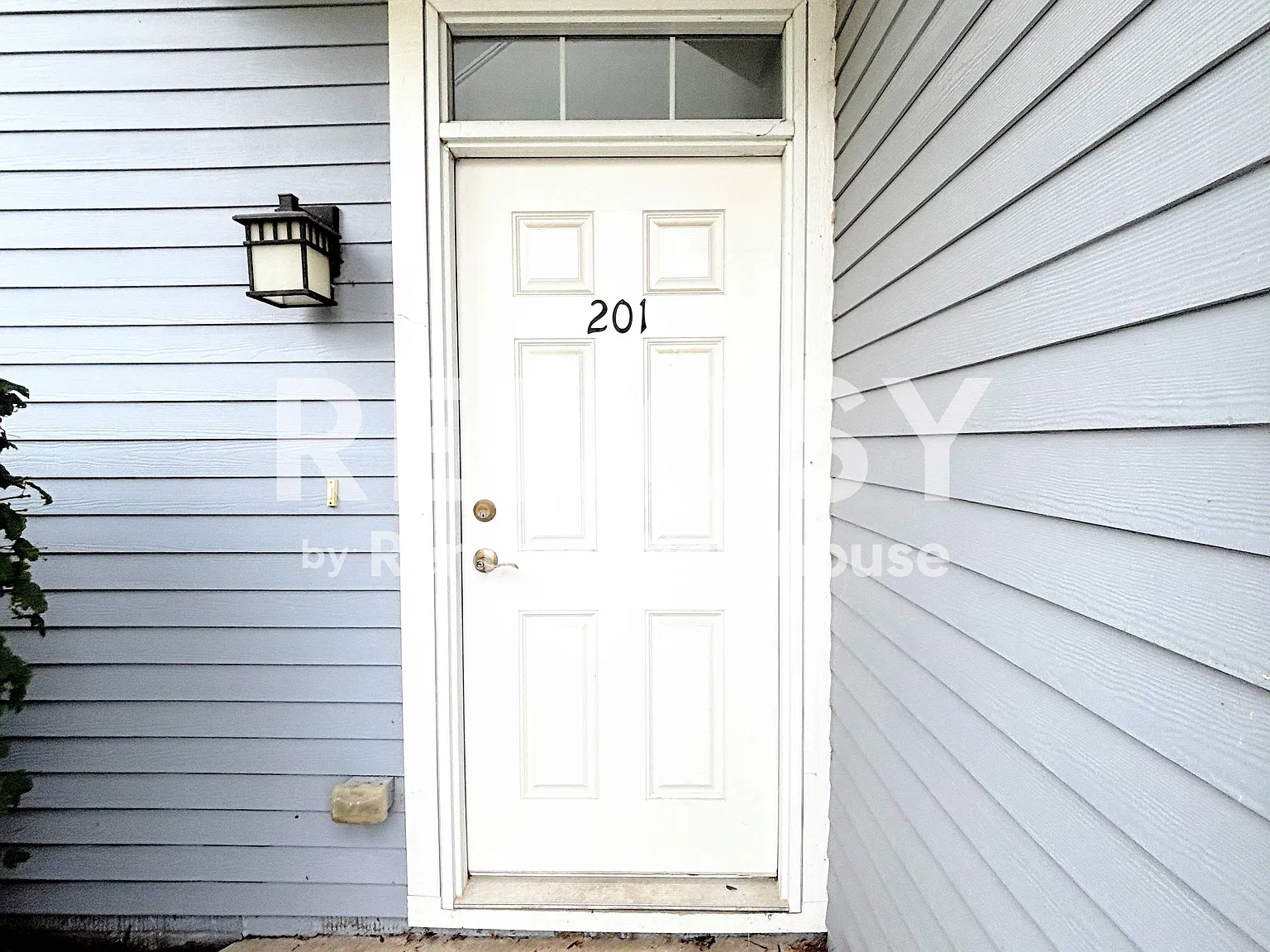 2 Bedroom Apartment for Rent — Photo 3