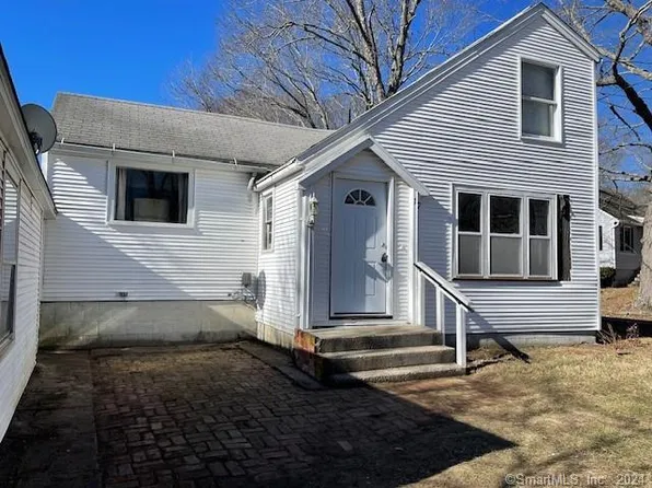 17 Quakertown Road, Groton, CT 06355