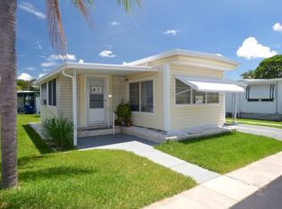 48 Saunders Ave, Largo, FL 33773