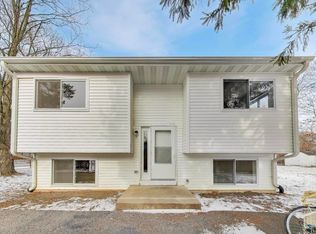 37055 N Capillo Ave, Lake Villa, IL 60046