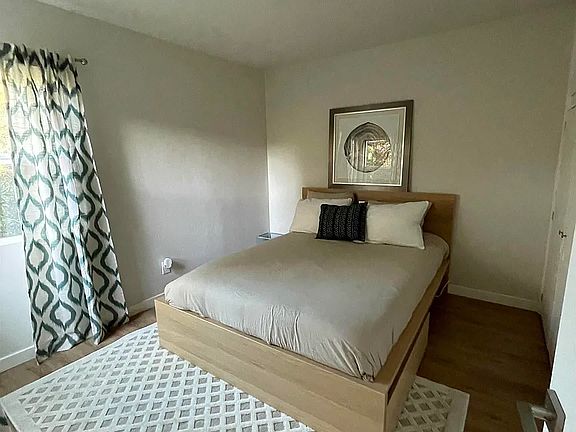 4th image of 3132 30th St #32