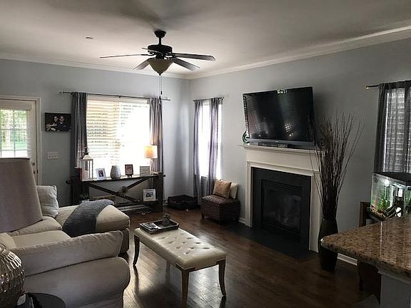 3rd image of 617 Nevins Pl