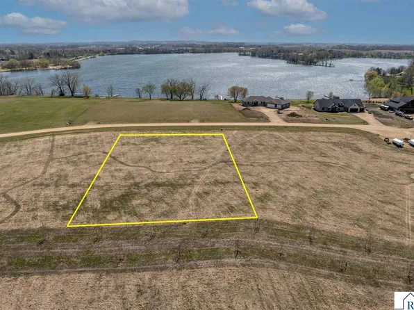 2 Lakeview Ct, Cleveland, MN 56017