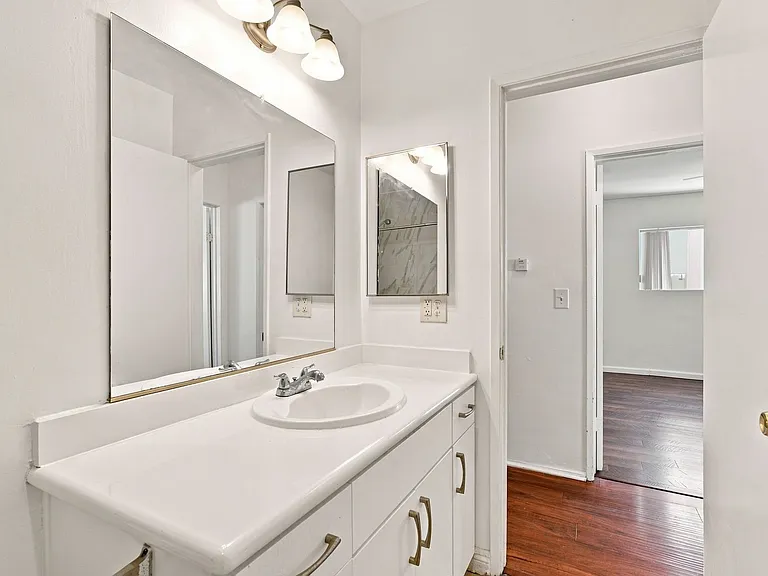956 Elden Ave — Photo 13