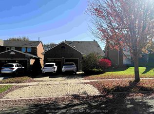 271 John Bowser Cres, Newmarket, ON L3Y 7N9