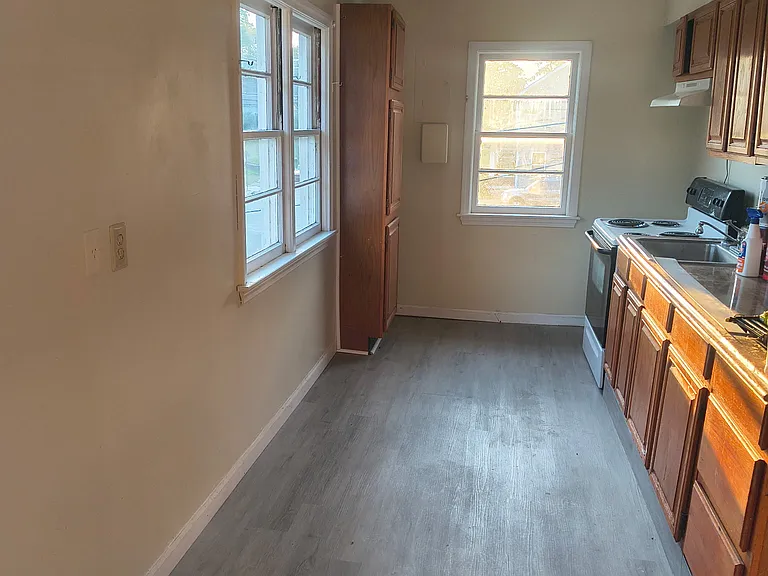 1549 Hale Ave #2 — Photo 2