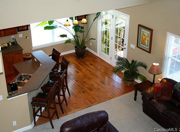 3rd image of 8101 Brisbin Dr