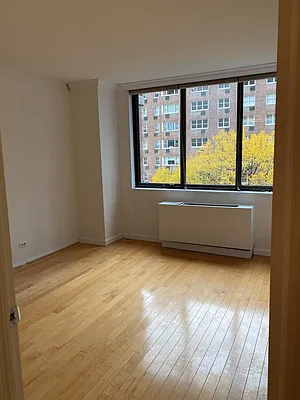 Rented by Realty Group International | media 36