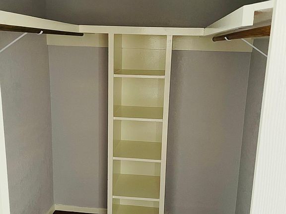 Master-bedroom Walk-inCloset