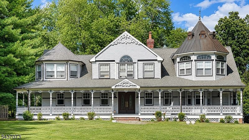 1st image of 10 Mountain View Dr