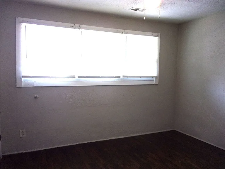 2405-1 Julia Ave — Photo 12