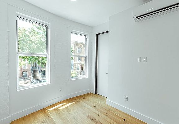 4th image of 543 Bergen St #35