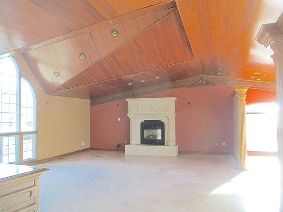 Additional Living Room